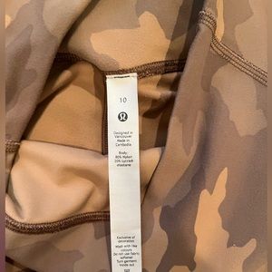 LULULEMON Tan Camo Leggings-Size 10